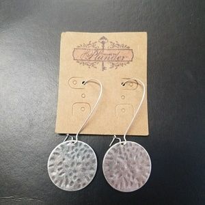 Plunder necklace and earring set